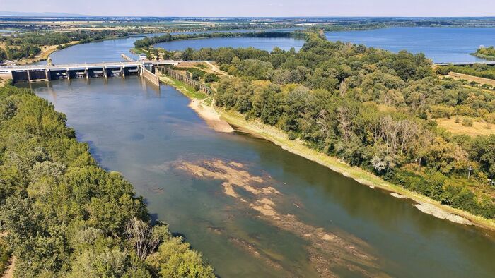 Durvul a helyzet: Kikötőt zártak be az apadó Tisza-tavon – elárulta a vízügy, lehet-e még hajózni