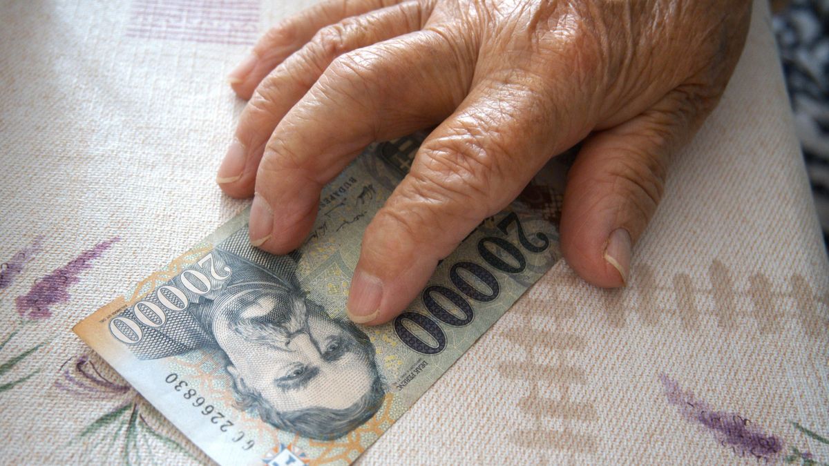 Januártól 120 ezer forintra emelkedik a legalacsonyabb öregségi nyugdíj
