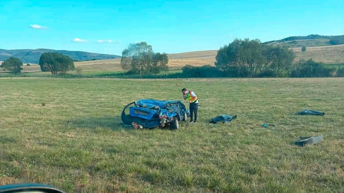 Halálos baleset Mikófalvánál – megrázó fotón, videón az autó roncsai