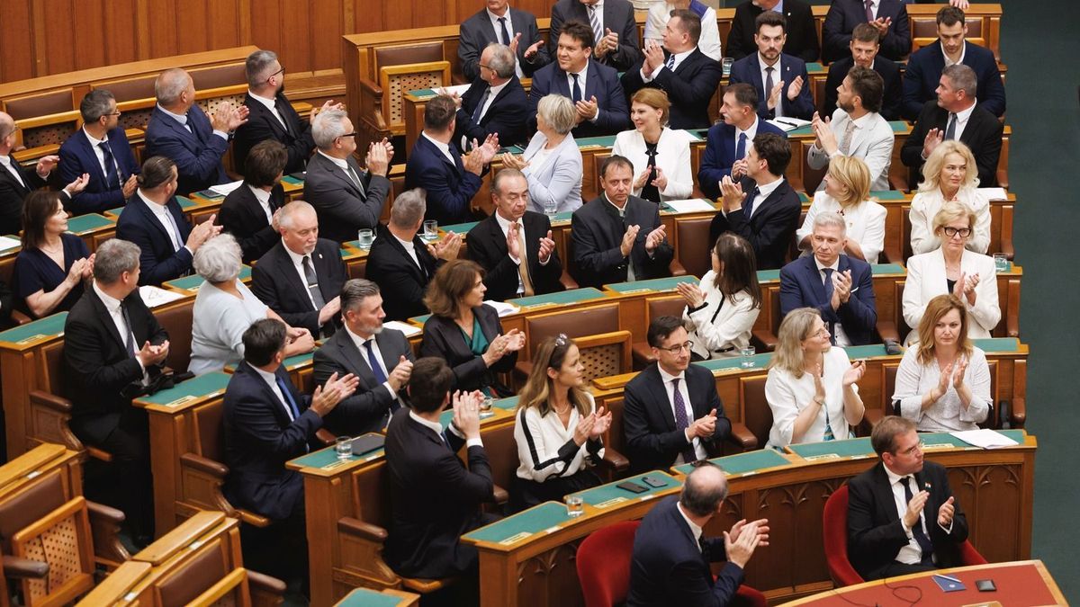 Parlament őszi ülésszaka: újabb kemény politikai csaták jöhetnek szeptembertől