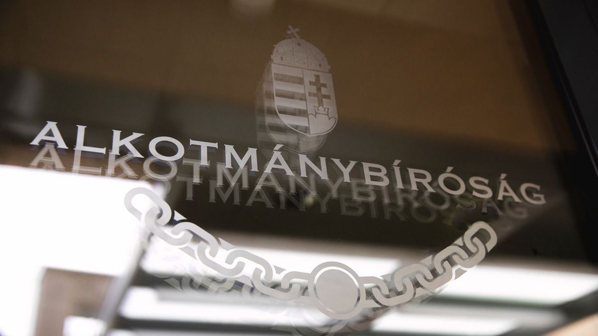 Volt egri önkormányzati képviselő is lehet alkotmánybíró