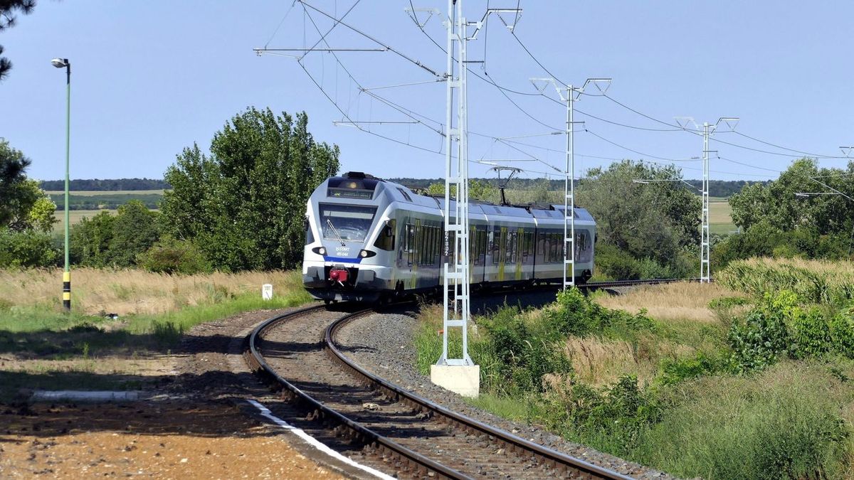 Újabb csapás a hatvani fővonalon – összeomlott a vonatközlekedés
