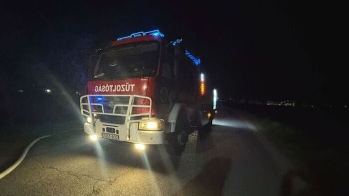Nagy a baj Egerszalókon: feszítővágóval mentették ki a beszorult utasokat
