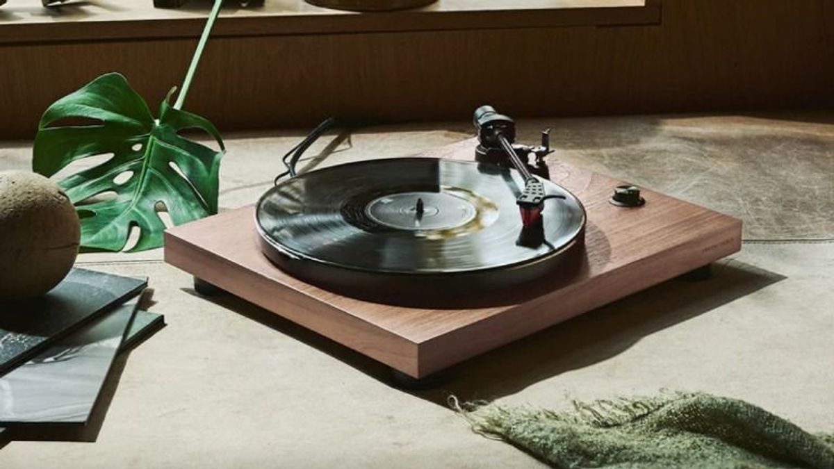 Hogyan állítsunk össze otthoni hifi-rendszert? A lemezjátszó és a megfelelő hangszórók összehangolása