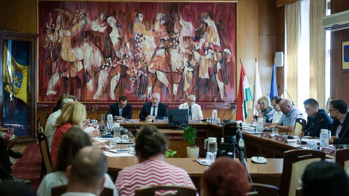 Megszületett a döntés: támogatást kapnak a legfiatalabb hatvaniak