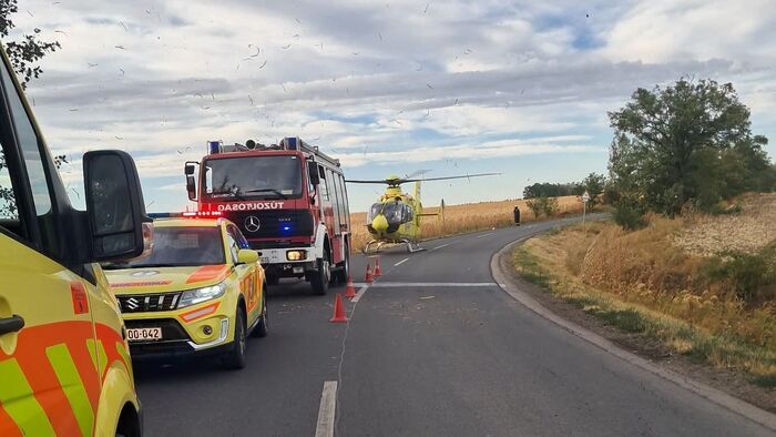Súlyos baleset történt ma a Tisza-tó közelében - mentőhelikopter is érkezett