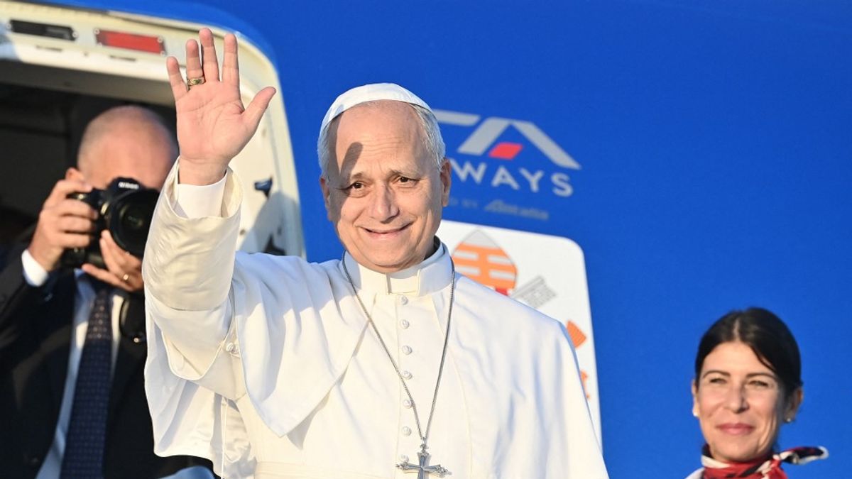 Magyar Péterrel találkozott a pápa, aztán elhagyta Rómát