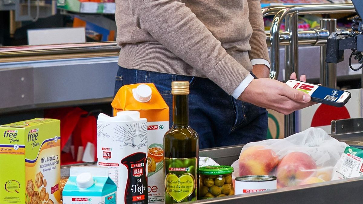 Örülhetnek a SPAR-vásárlók: mostantól a kassza automatikusan a legnagyobb kedvezményt keresi