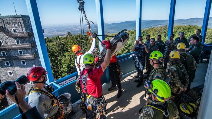 Légi farkasok, alpinisták és helikopterek a Mátrában – ilyen mentést még biztosan nem látott + fotók