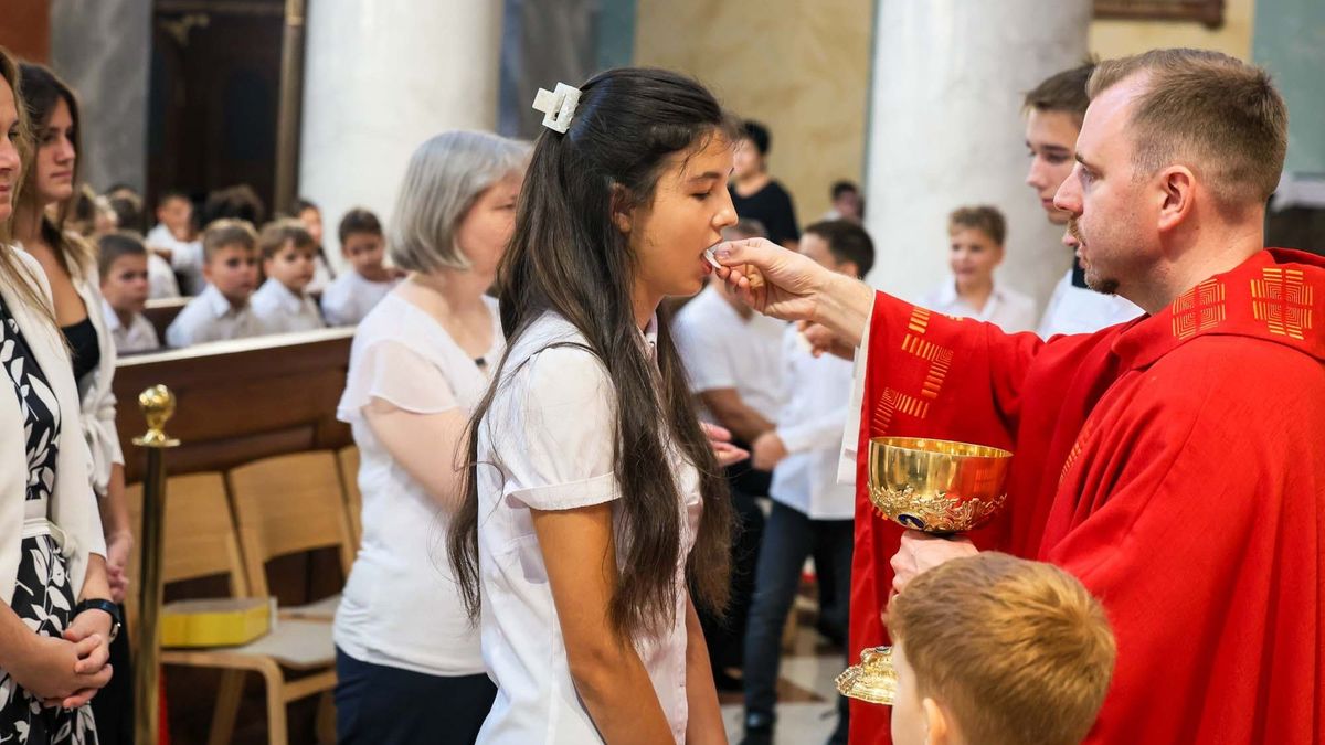 Játékos „nulladik nappal” készültek az elsősök az iskolakezdésre – becsengettek Egerben is