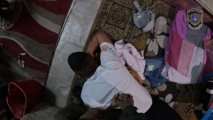 Veszélyes mérget terjesztett a hevesi házaspár: videón a hatalmas rendőrségi rajtaütés!