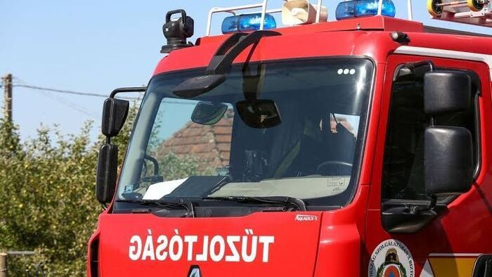 Lángokban állt egy családi ház Heves megyében