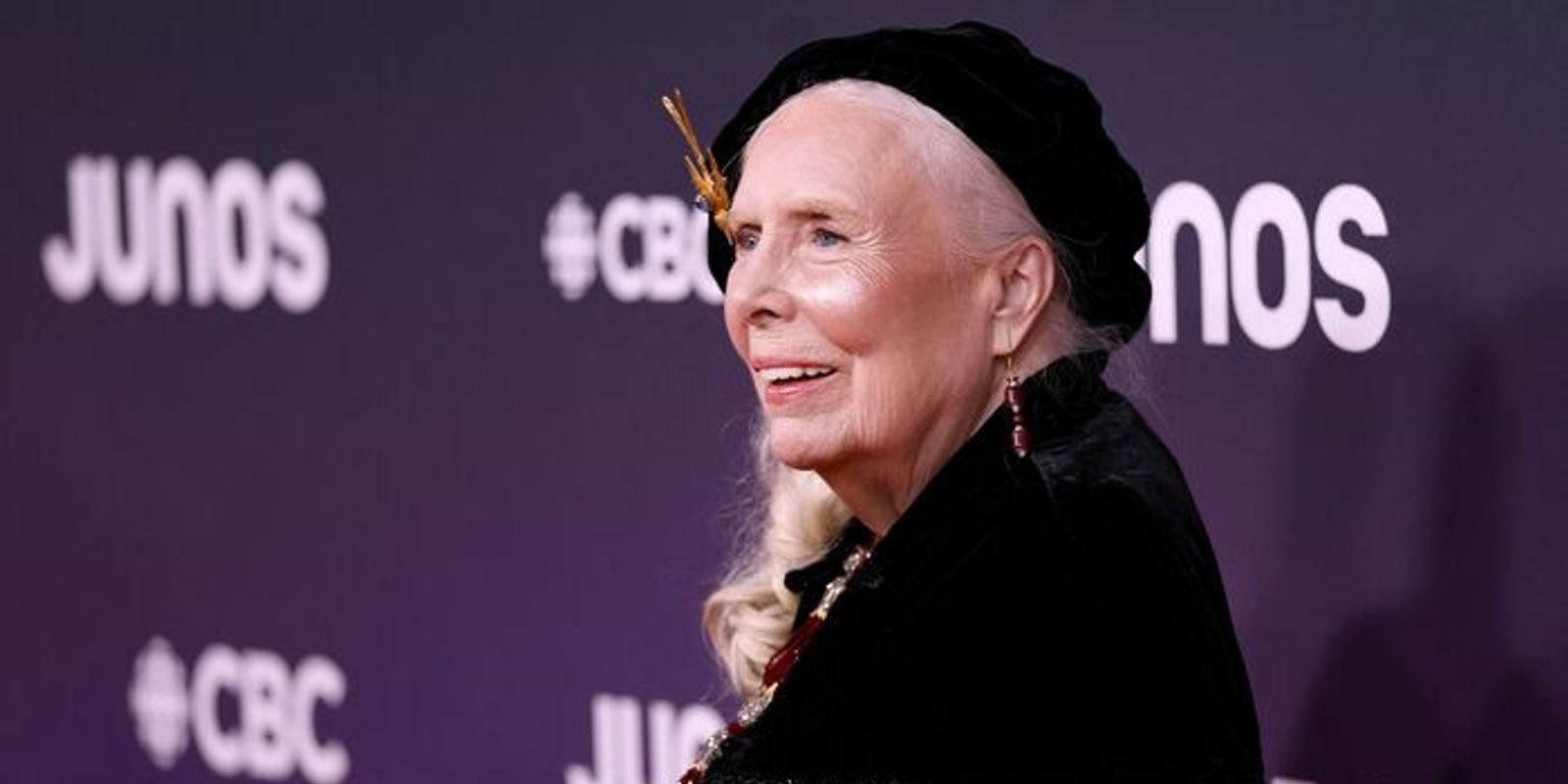 62 év után lett amerikai állampolgár a legendás énekesnő
