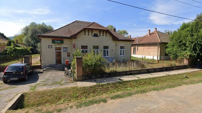 Micsoda szívtipró! Ő a hevesi posta leglustább dolgozója, mégis elolvadnak tőle! – fotóval