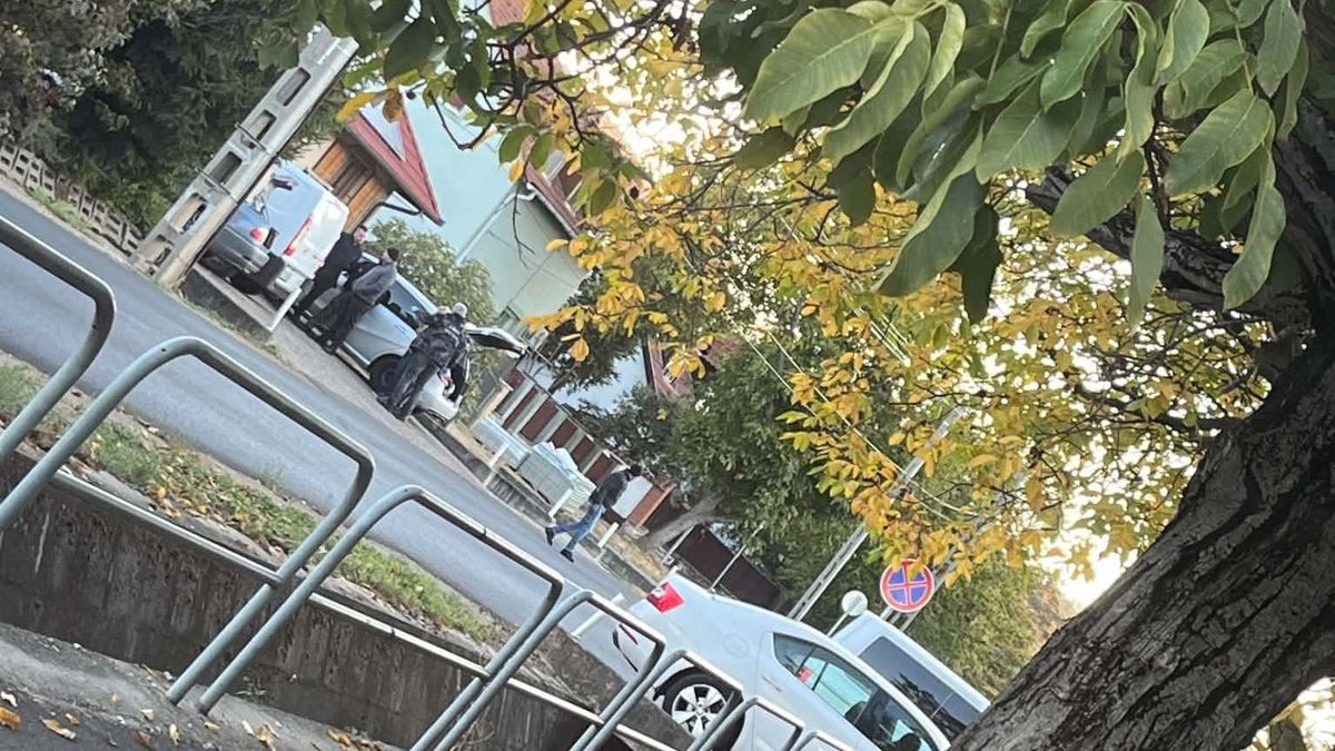 Mi történhetett? Kommandósok és rendőrök lepték el Eger egyik utcáját