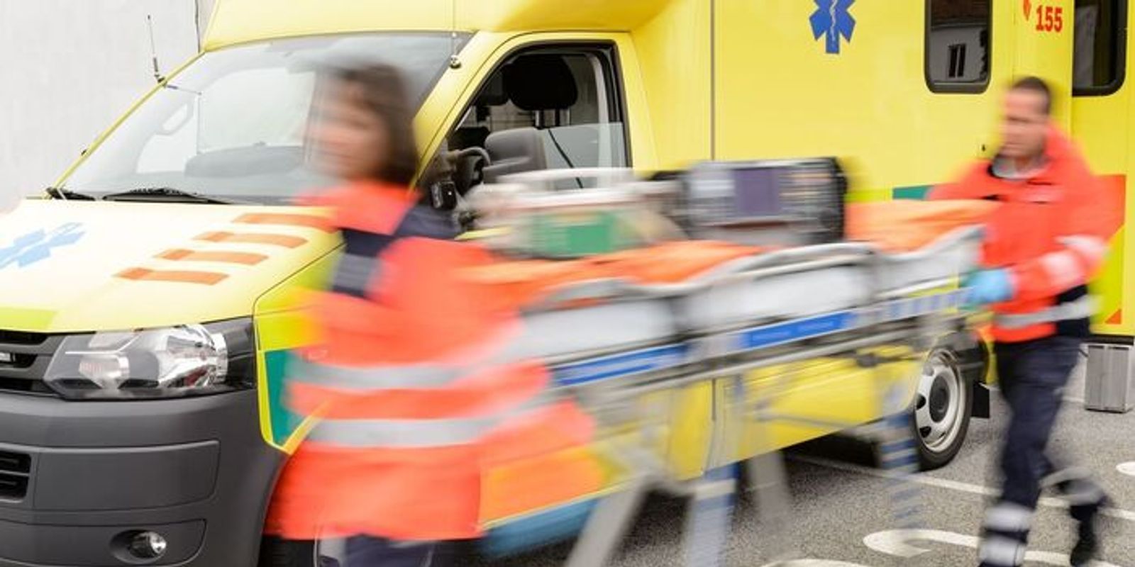 Motoros baleset a 3-as főúton: kiderült, kit szállítottak kórházba a mentők!