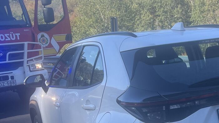 Súlyos sérülésekkel szállították kórházba a 25-ösön megsérült motorost +helyszíni fotó