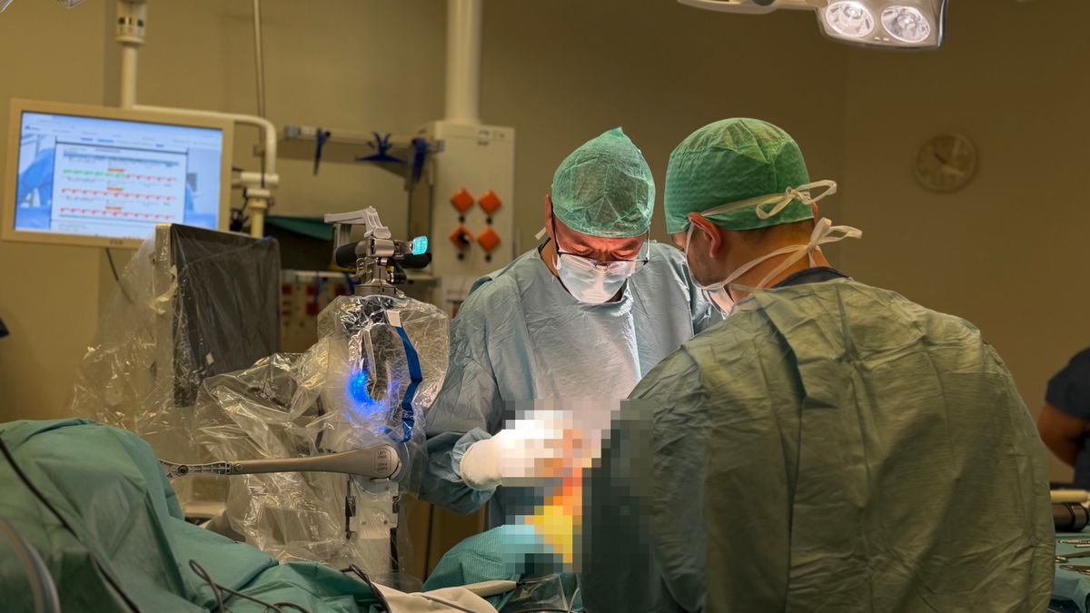 Robot vág, de az ember dönt az egri kórházban