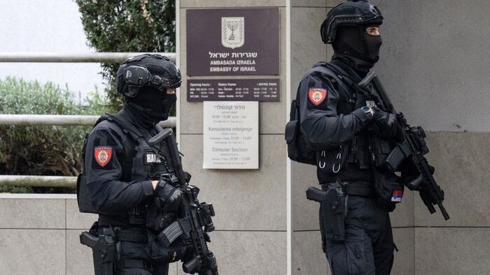 Terrortámadás Belgrádban: Allah akbar kiáltással támadt a rendőrre