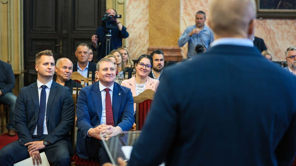 Változtatni kell a magyar gazdaságpolitikán, hogy utolérjük a lengyeleket