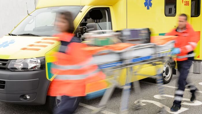 Motoros baleset a 3-as főúton: kiderült, kit szállítottak kórházba a mentők!